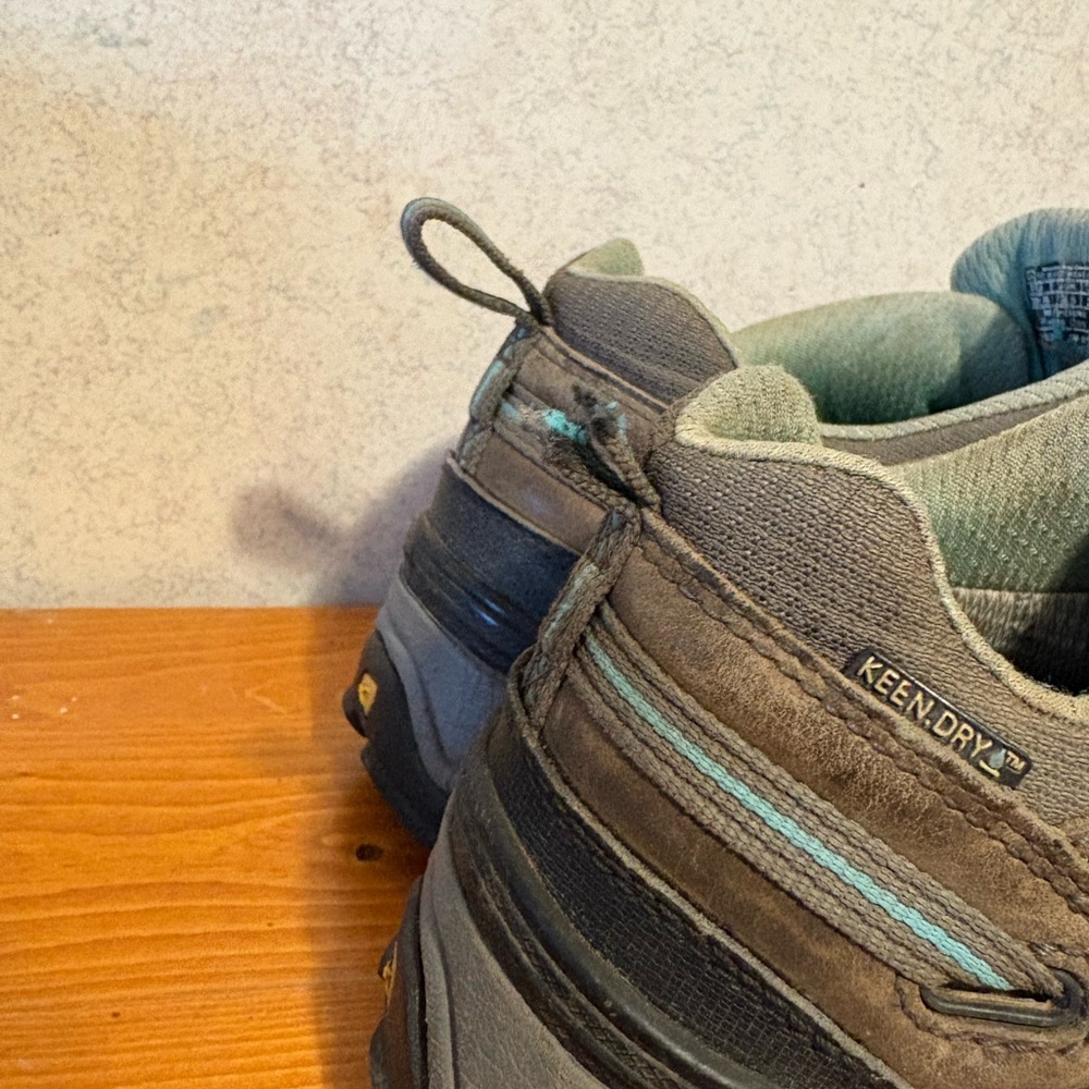 Keen Targhee Vent Hiking Shoes Size 9. Needs new shoelaces - Picture 2 of 13
